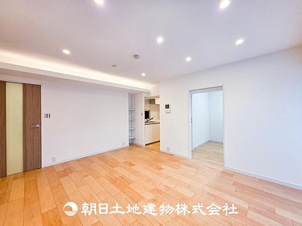 【リビング】何気なく過ぎる時でさえも上質なひと時となる快適な空間を目指しております。
