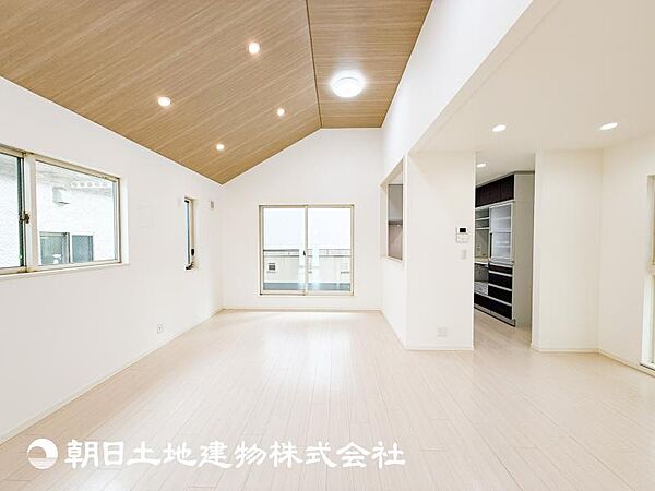 リビング/ダイニングを拡大表示