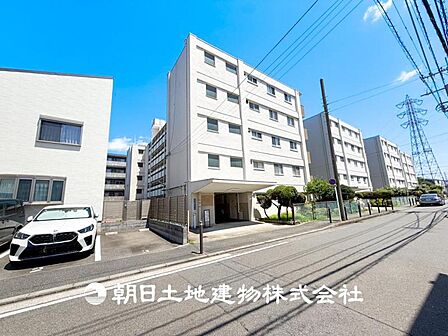 1日の疲れを癒すバスタイム。心地よいリラックスを叶える独立した美しい空間です。
