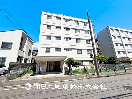 趣味・感性で個性的に飾って頂けるようシンプルに仕上げてあります。
