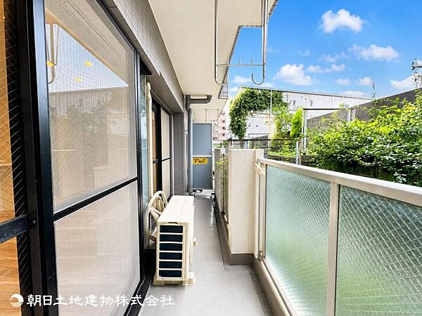 【バルコニー】太陽に愛された家。陽当り・通風に優れた魅力的で快適さを追求した住宅です。
