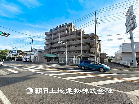 リビング学習をするお子様にも声がかけやすい自然な距離感です。