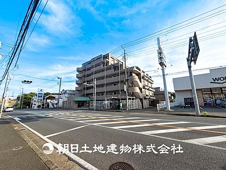 一人で過ごす空間は音楽を聴いたり読書をしたりと趣味を楽しめる空間です。