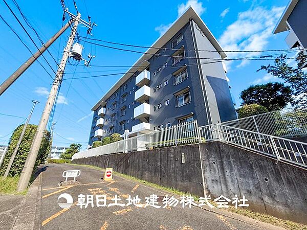 1日の疲れを癒すバスタイム。心地よいリラックスを叶える独立した美しい空間です。