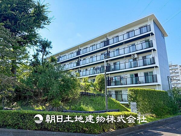 【外観写真】時間のゆとりと空間、暖かな陽光がもたらす光と風を独占してください。