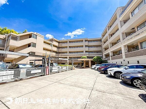 【外観写真】時間のゆとりと空間、暖かな陽光がもたらす光と風を独占してください。