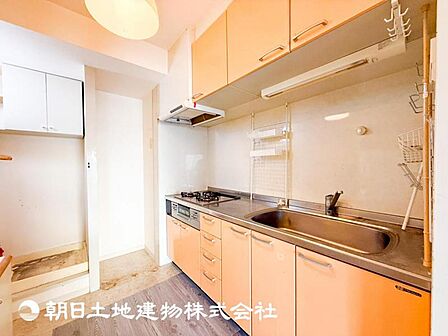 【キッチン】毎日使う場所だからこそ、ストレスなく使えて、スムーズな家事ができる空間になっております。
