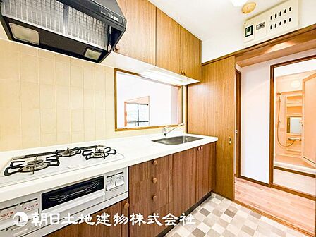 【キッチン】毎日使う場所だからこそ、ストレスなく使えて、スムーズな家事ができる空間になっております。