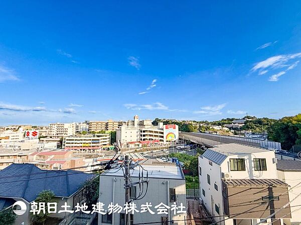 【眺望】住戸からの眺望や通風も良好なお部屋です。