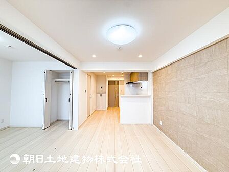 大切なご家族、招いた友人と過ごすひと時を溢れる光が優しく包み込む空間。