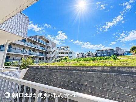 【眺望】住戸からの眺望や通風も良好なお部屋です。