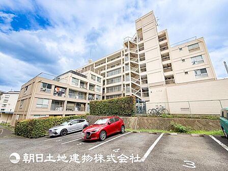 リビングで家族との時間、自分の時間を大切にできる空間を作りました。
