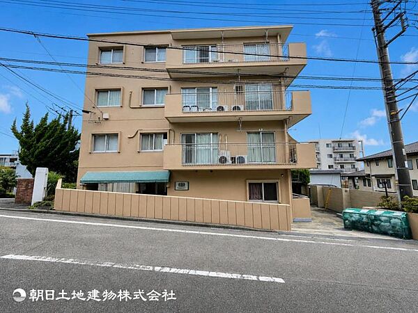 【外観写真】時間のゆとりと空間、暖かな陽光がもたらす光と風を独占してください。