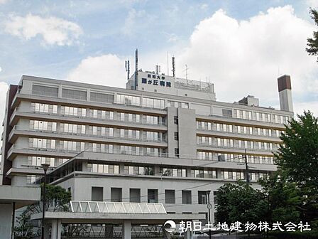 【昭和大学藤が丘病院】1320ｍ　診療科が幅広く、高度な専門医療にも対応可能な大学病院。急性期からリハビリまで一貫した医療体制で、いざという時にも安心して任せられます。
