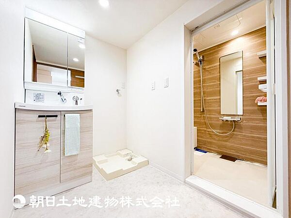 【洗面化粧台】慌ただしい1日が始まり、充実した1日の終わりを締めくくる洗面所。