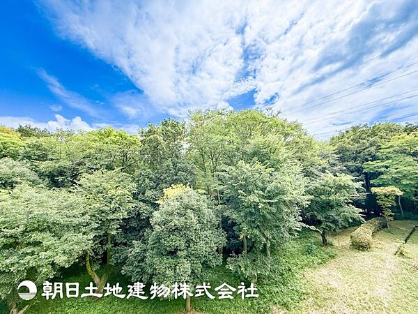 【眺望】住戸からの眺望や通風も良好なお部屋です。