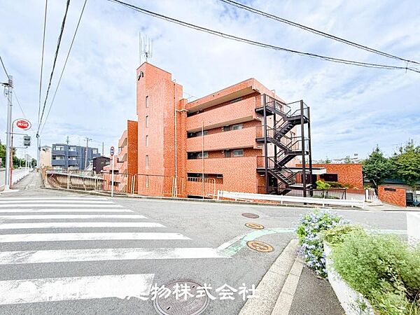 大切な人とともに、心穏やかに過ごすひとときになるリビング。