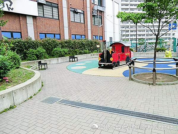 鴨居町北公園360ｍ