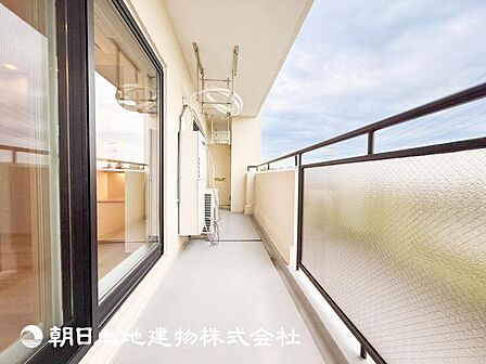 【バルコニー】太陽に愛された家。陽当り・通風に優れた魅力的で快適さを追求した住宅です。