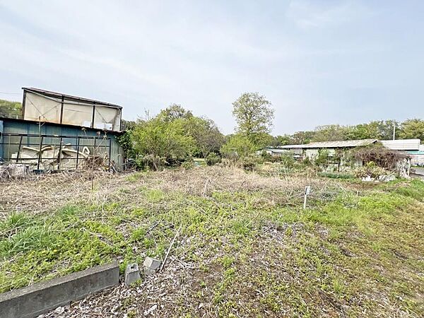車の出入りもなく、人の通りも少ない落ち着いた環境／販売現地(2773-15)