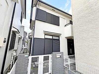 外観:落ち着いたモノトーンのデザインが古さを感じさせない外観。所沢駅&商業施設が利用できる住環境♪ 外観:落ち着いたモノトーンのデザインが古さを感じさせない外観。所沢駅&商業施設が利用できる住環境♪