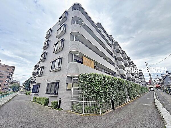 駅徒歩5分！スーパー徒歩2分で暮らしやすさを実感しやすいリフォーム済み3LDKタイプ住戸