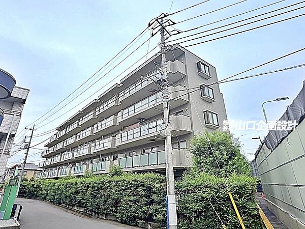 南西向き。上階の生活音が気にならない最上階部分。