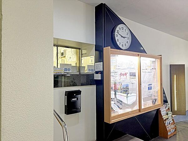 【管理人室】共用部には管理窓口が確認できて安心です。