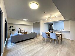 サンハウス第3浄心 4LDKのリビング/ダイニング