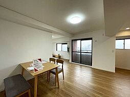 ロイヤル又穂 2LDKのリビング/ダイニング