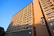 中津駅より徒歩7分 築55年4ヶ月 14階建の賃貸物件