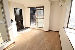 グランドハイツ万代東 9階ワンルームのリビング/ダイニング