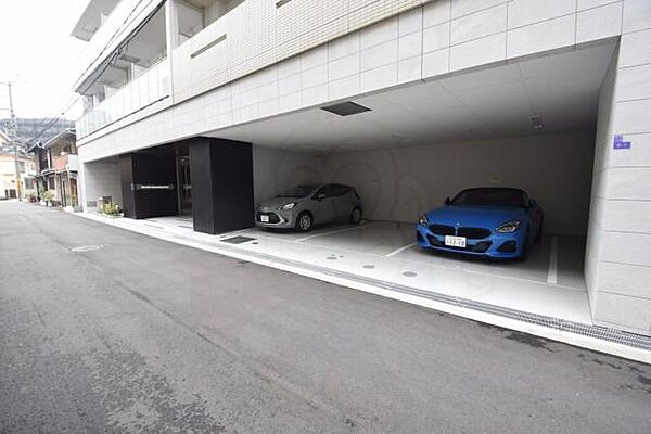 画像17:駐車場