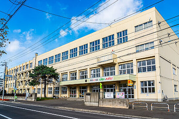 apartment 北海道札幌市北区北三十一条西６丁目3-10
地図を見る
