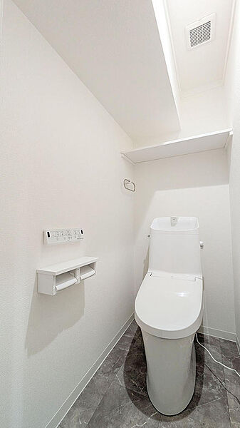 apartment 北海道札幌市白石区平和通３丁目北5-12
地図を見る
