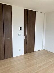 ヴァレンティ 205 2階1Kの寝室