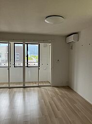 サウス・アヴェニューＣ 201 2階1LDKのリビング/ダイニング