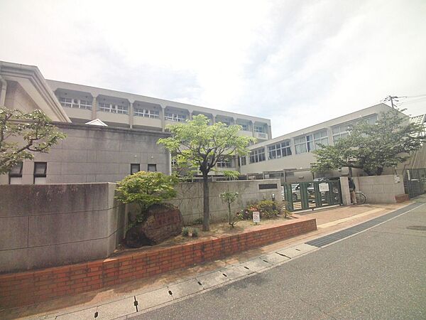 画像16:神戸市立鷹匠中学校