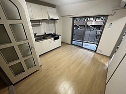 メゾンフローラ 603 6階2DKのリビング/ダイニング