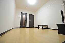 レオネクストコナ＆ミルク 102 1階1Kのリビング/ダイニング