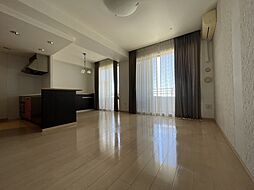 ライオンズタワー神戸旧居留地 2504 25階3LDKのリビング/ダイニング