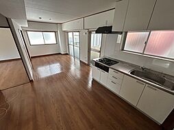 サンシャイン三宮 601 6階1LDKのリビング/ダイニング