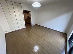 ジュネス離宮 204 2階ワンルームのリビング/ダイニング