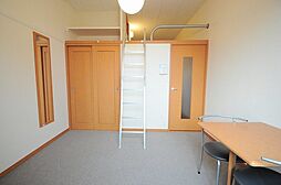 レオパレス新在家 305 3階1Kのリビング/ダイニング