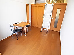 レオパレスカサグランデII 102 1階1Kのリビング/ダイニング