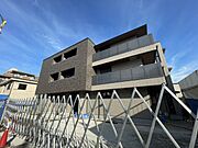 魚崎駅より徒歩8分 築1年6ヶ月 3階建の賃貸物件