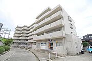 川西能勢口駅より徒歩3分 築32年 6階建の賃貸物件