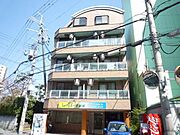 宝塚駅より徒歩2分 築27年11ヶ月 5階建の賃貸物件