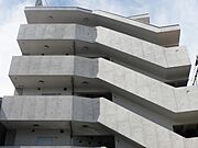 杭瀬駅より徒歩4分 築18年3ヶ月 5階建の賃貸物件