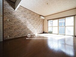 アーバンコーポマリ 105 1階2LDKのリビング/ダイニング